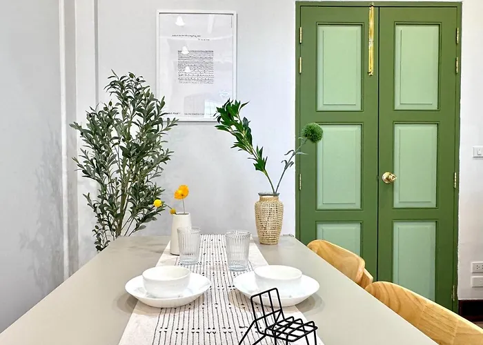 Chinatown Thai Style 2br Townhouse,near Mrt&pier Villa *