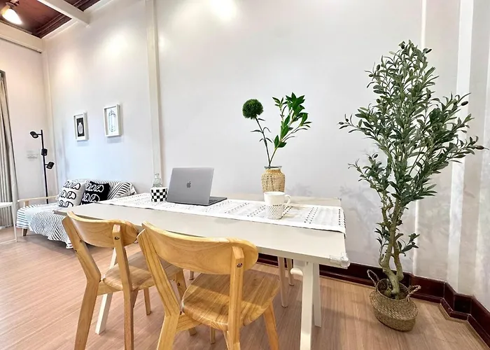 Chinatown Thai Style 2br Townhouse,near Mrt&pier Villa Bangkok