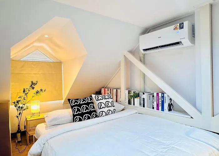 Chinatown Thai Style 2br Townhouse,near Mrt&pier Bangkok