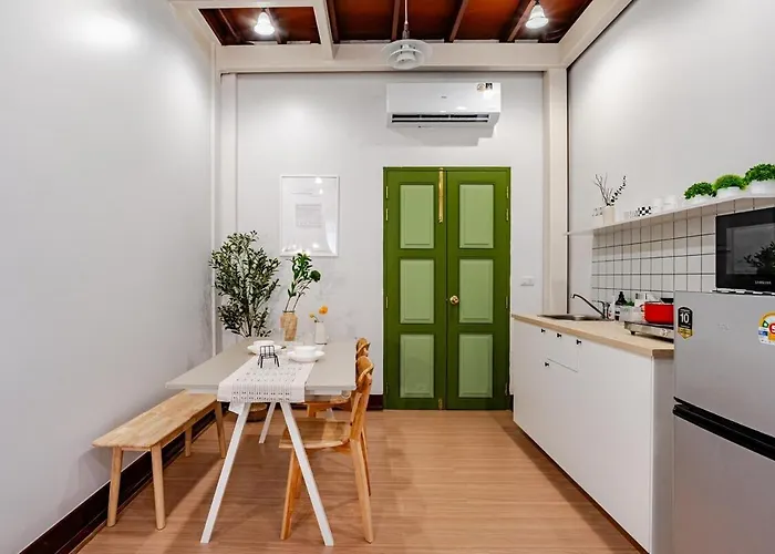 Chinatown Thai Style 2br Townhouse,near Mrt&pier Villa Bangkok