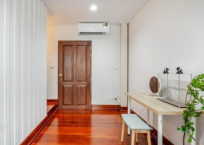 Chinatown Thai Style 2br Townhouse,near Mrt&pier Villa Bangkok