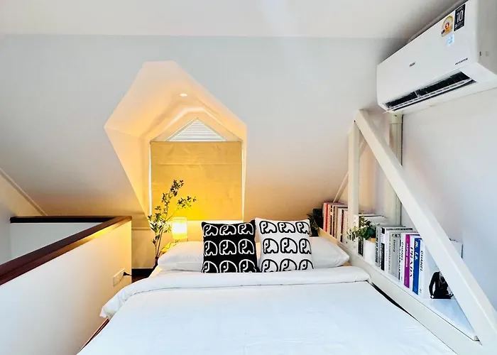 Chinatown Thai Style 2br Townhouse,near Mrt&pier Villa *