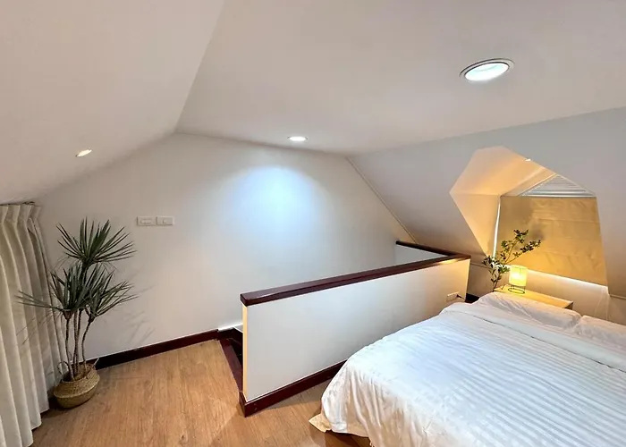 Chinatown Thai Style 2br Townhouse,near Mrt&pier