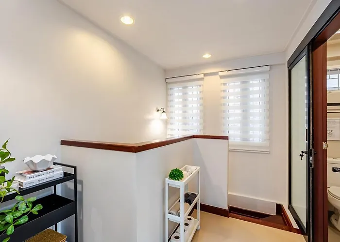 Chinatown Thai Style 2br Townhouse,near Mrt&pier Villa Bangkok